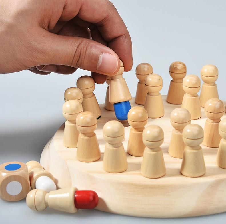 Juego de ajedrez con memoria y cerillas de madera